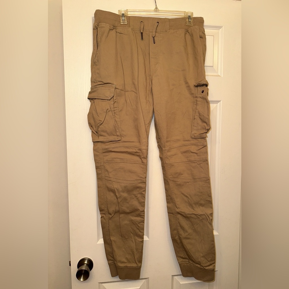 H&M Men’s Slim Fit Cargo Joggers